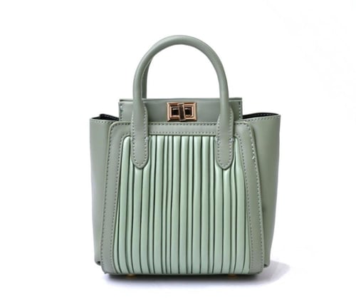 حقيبة نسائية راقية بتصميم مختلف