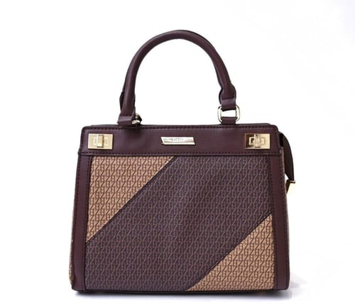 حقيبة جلد بلون متعدد