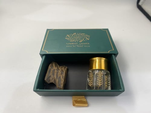 توزيعات مسك و كسرة عود فاخرة