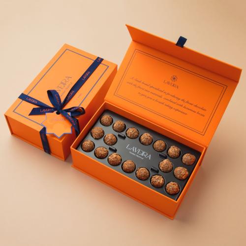 لافيرا ترافل