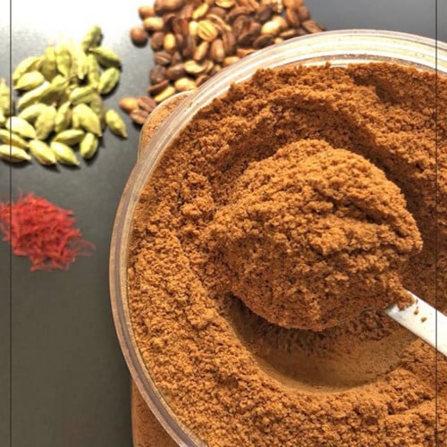 قهوة عذق ( هرري حمسة وسط مع هيل وزعفران )