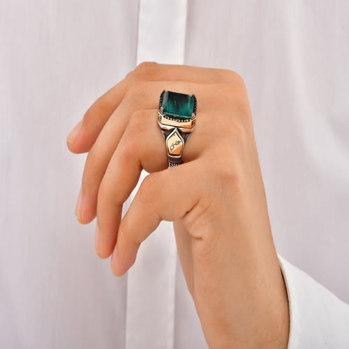 خاتم رجالي بحجر أخضر