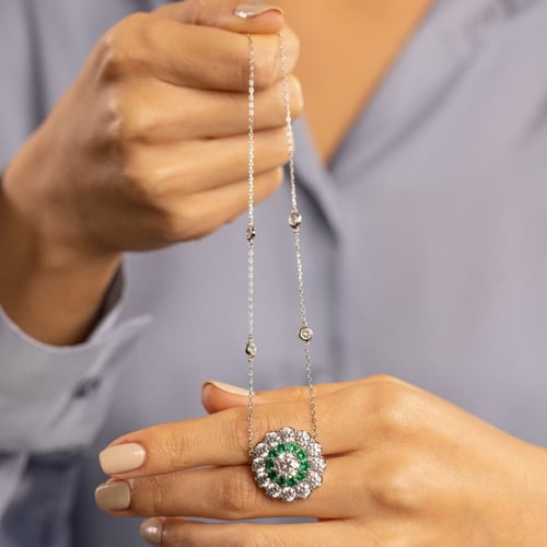 قلادة زهرة النفل فضة عيار 925