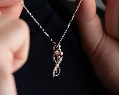 قلادة انفينتي