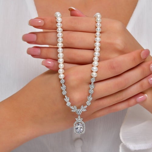 طقم البريق العربي لون فضي وأحجار الزيركون الماسية