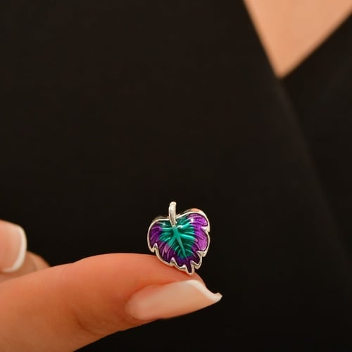 تعليقة ورقة شجر