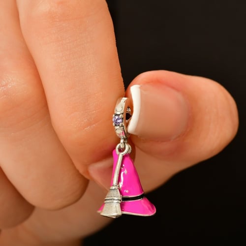 تعليقة القبعة