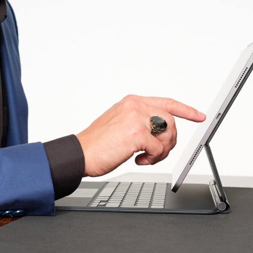 خاتم رجالي فخم حجر اسود - فضة عيار 925 - خاتم الرض...