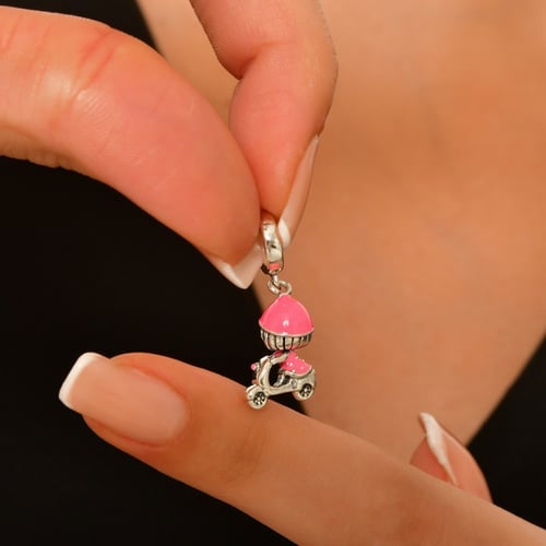 تعليقة الفتاة