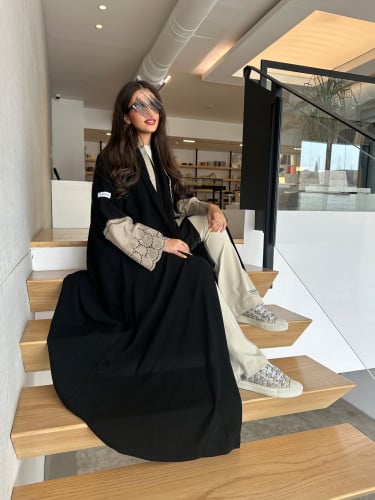 عباية late