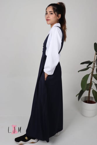 مريول كحلي شيال حزام جانبين مع حركة على الصدر