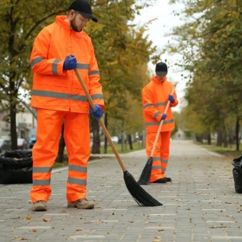 بدلة عمال نظافة مع العواكس