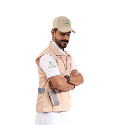 سديري مطرز بشعار وزارة الصحة للجنسين