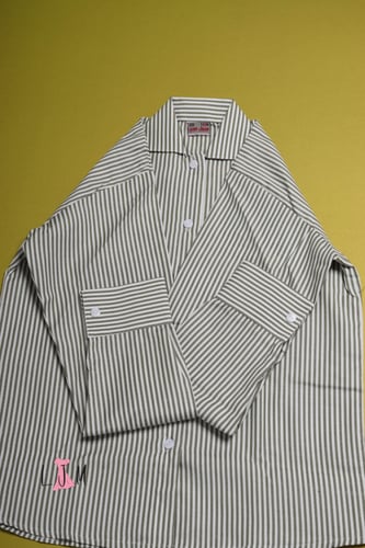 بلوزه زيتي مقلم لجميع المراحل