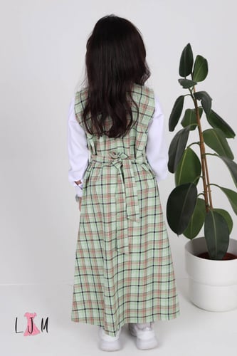 مريول روضة كاروهات اخضر موديل عصري 0107