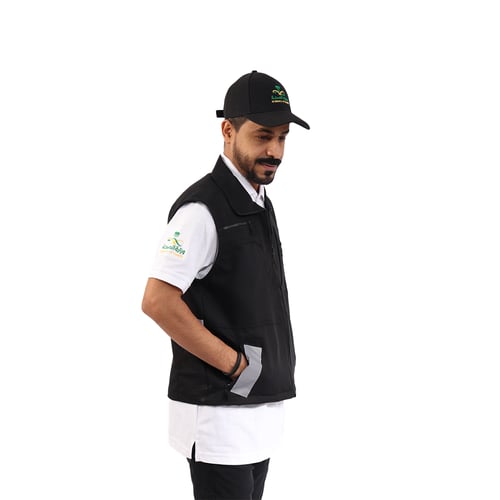 سديري مطرز بشعار وزارة الصحة للجنسين