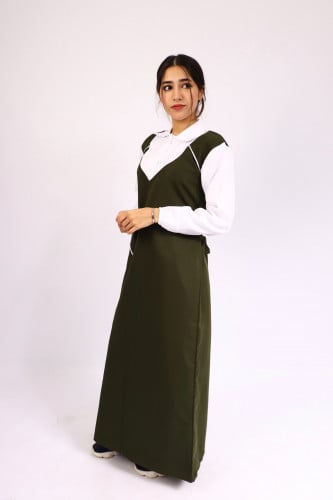 مريول متوسط زيتي شيال شكل سبعه على الصدر قماش شتوي