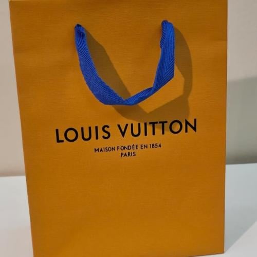 كيس لويس فيتون الاصلي