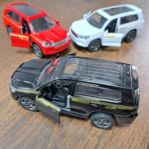 مجسم سيارة حديد تويوتا لاندكروزر م/242308