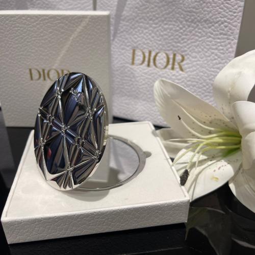 مراية فاخرة من ديور مع البوكس والكيس