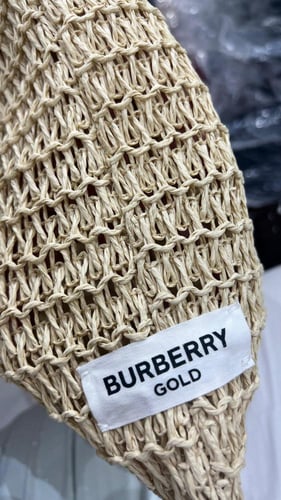 شنطة بيربري الجديدة