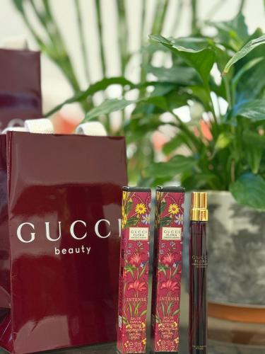 بكج توزيعات عطر قوتشي الجديد 12 عطر مع الكيس