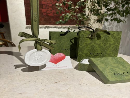 تعليقة سيارة حجر معطر من قوتشي