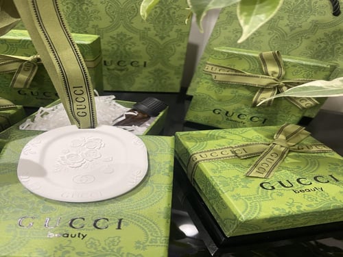 تعليقة سيارة حجر معطر من قوتشي