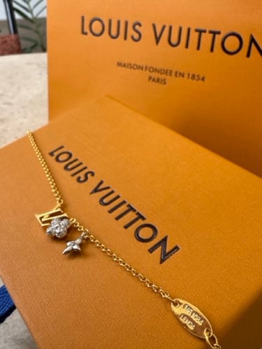 اسوارة مع البوكس والكيس