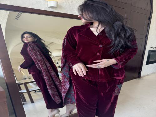 بدله مخمل مع شال كشمير