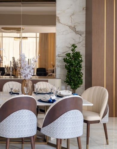 كرسي طاولة الطعام