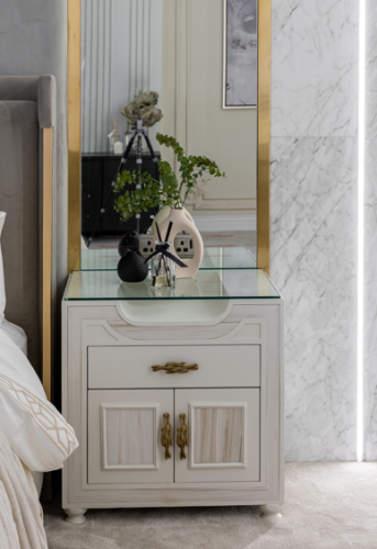 طاولة سرير جانبية