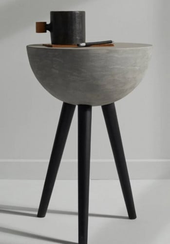 طاولة جانبية