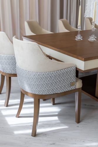 كرسي طاولة الطعام