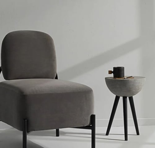 طاولة جانبية