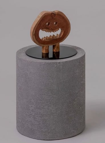 طاولة جانبية