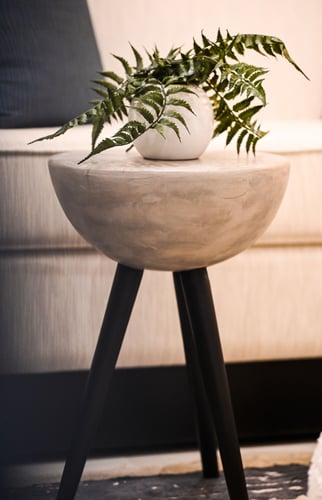 طاولة جانبية