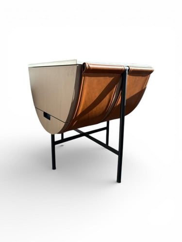 كمودينة سرير مع جلد جملي