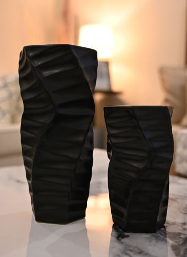 فازة لون أسود