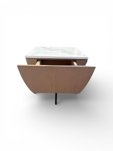 كمودينة سرير مع جلد جملي