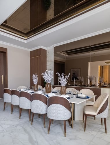 كرسي طاولة الطعام