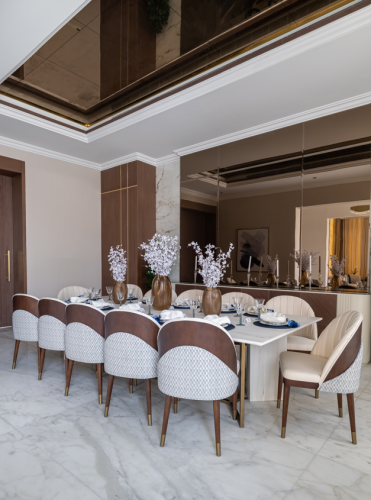 طاولة طعام رخامية