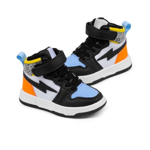 حذاء سنيكرز