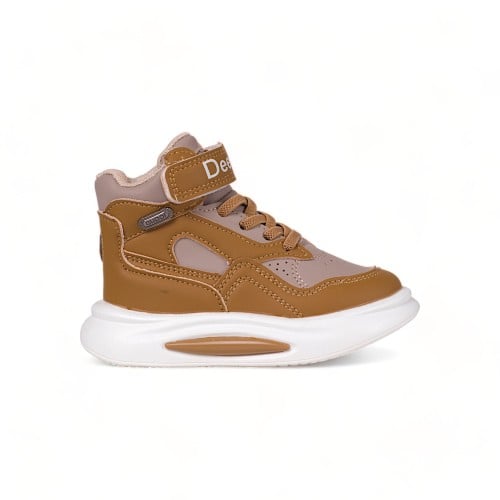 حذاء سنيكرز