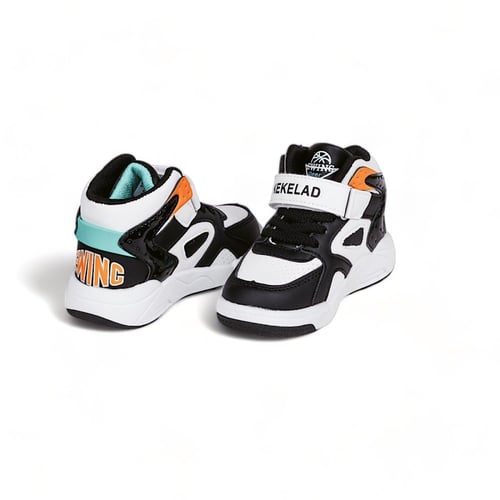 حذاء سنيكرز