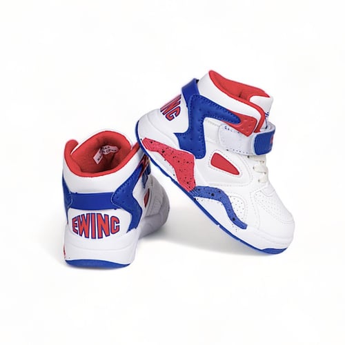 حذاء سنيكرز