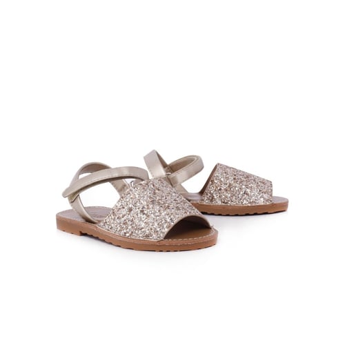 صندل بناتي من ديرفوت