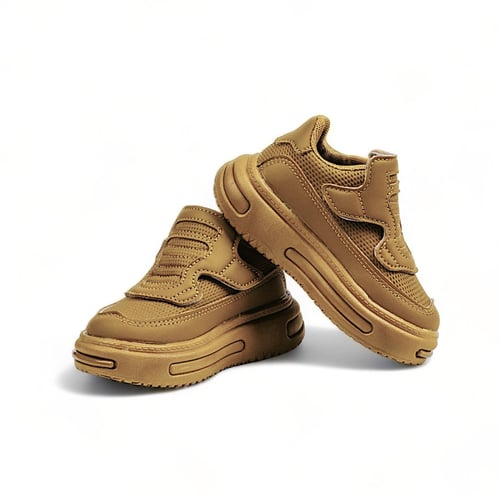 حذاء سنيكرز