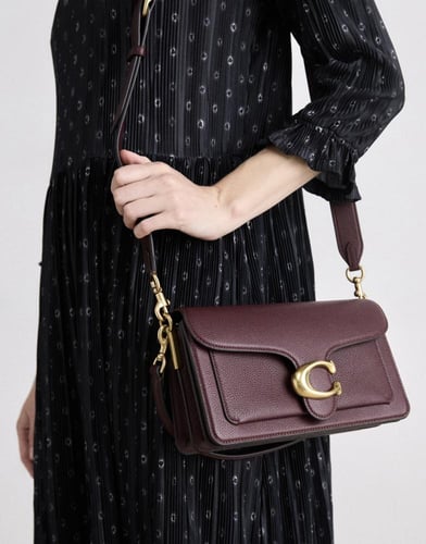 كوتش تابي عنابي