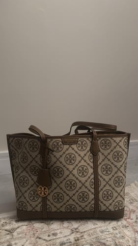 شنطة توري بورش